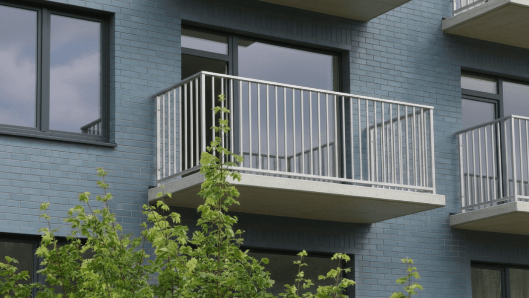 Gitterbalkon – offen geplant und ohne Windlast ausgelegt